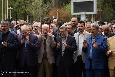 تصاویر محمود احمدی نژاد در تشییع پیکر وزیر دولتش | علت فوت حمید بهبهانی اعلام شد