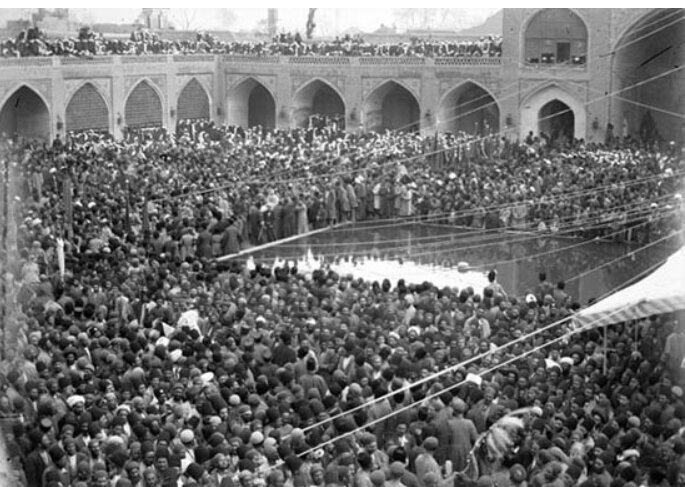 تصاویر جالب از عزاداری محرم در دوره قاجار | در تهران نزدیک به ۲۰۰ هیات مراسم عزاداری برقرار بود